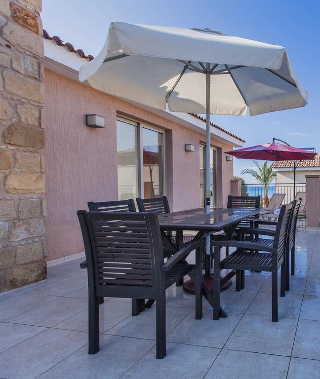 Villa 1 Sandy Beach Villas - Heated Pool - Jacuzzi - Private Beach Area - Sea Views Polis Room photo